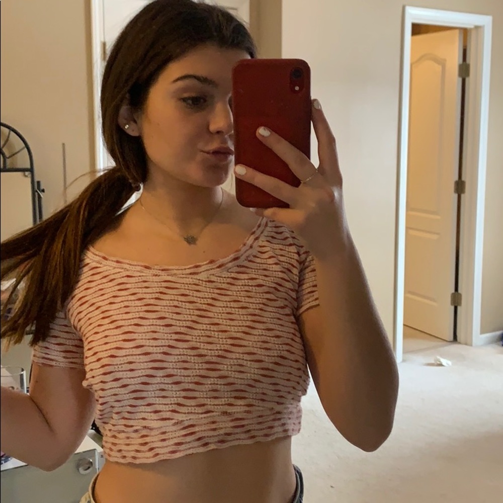 American eagle red and white top